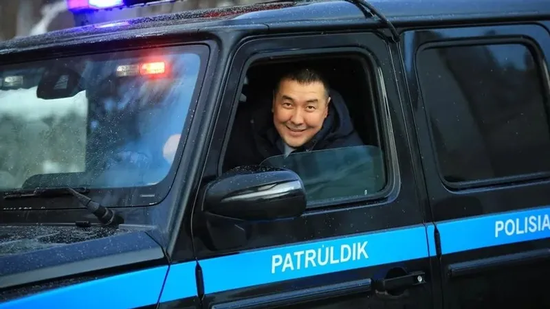 Алматыда танымал блогер Молдахан Әділетхан ұсталды