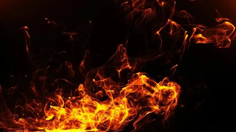 Қызылордада құрғақ шөп өртеніп, оттың жақын маңдағы нысандарға таралу қаупі туындаған