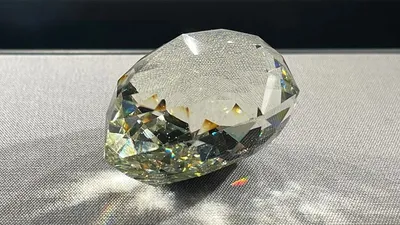 Ұмыт қалған чемоданнан 137 караттық әйгілі гауһар табылды, сурет - Zakon.kz жаңалық 02.04.2026 12:29