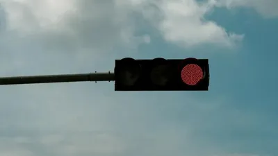 Астаналықтар жеңіл рельсті көліктің (LRT) бойында жаңа бағдаршамдардың пайда болғанын байқады. City Transportation Systems компаниясы олардың мақсаты туралы түсініктеме берді, деп хабарлайды Zakon.kz., сурет - Zakon.kz жаңалық 02.04.2026 16:43