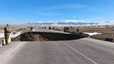 Алматы облысында республикалық маңызы бар "Кеген – Нарынқол" автожолының бір бөлігін еріген қар суы шайып кетті, деп хабарлайды Zakon.kz., сурет - Zakon.kz жаңалық 03.04.2026 15:33