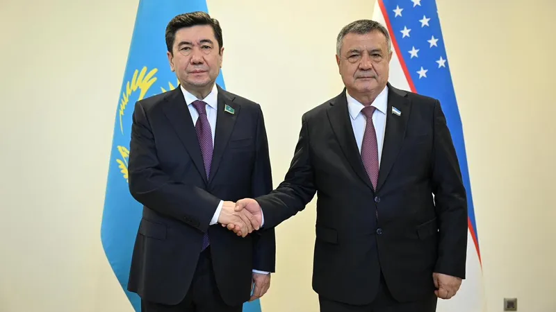 Мәжіліс спикері өзбек әріптестеріне Қазақстанның жаңа Конституциясы туралы айтып берді