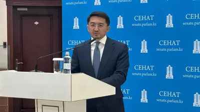 2026 жылғы 3 сәуірде Сенат кулуарында Премьер-министрдің орынбасары – жасанды интеллект және цифрлық даму министрі Жаслан Мәдиев қандай мемлекеттік қызметтер онлайн форматқа көшірілетінін айтты, деп хабарлайды Zakon.kz., сурет - Zakon.kz жаңалық 03.04.2026 15:24