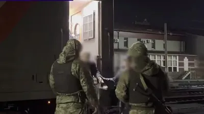 1 млрд теңгеден астам шығын: Ресей Қазақстанға трансұлттық қылмыстық топ мүшесін экстрадициялады, сурет - Zakon.kz жаңалық 06.04.2026 13:52