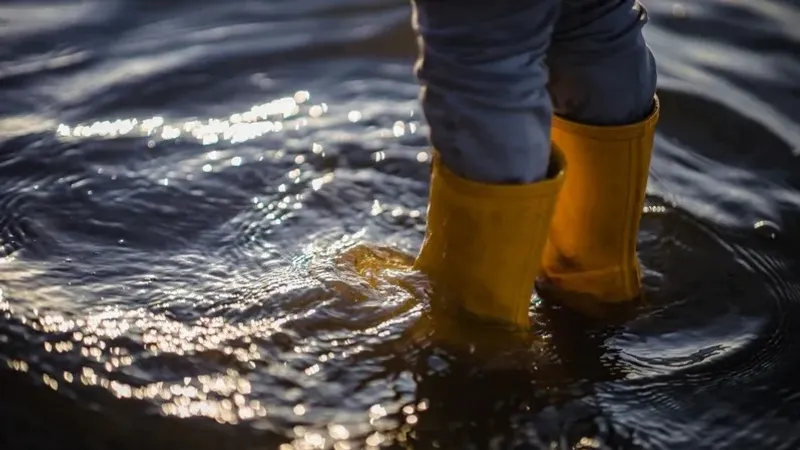 Су арнасынан асты: Ақмола облысында бөгет жарылды