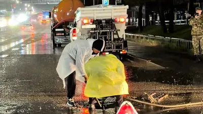 Алматыда жауған нөсер жауыннан кейін коммуналдық қызмет жағдайды бақылауға алып, қолайсыз ауа райының ықтимал зардаптарын болдырмау үшін барлық қажетті шаралар уақытылы қабылданды. , сурет - Zakon.kz жаңалық 10.04.2026 09:33