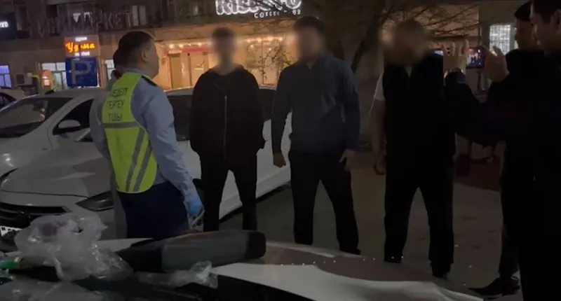 Алматыда екі ер адам қарумен және есірткінің ірі партиясымен ұсталды