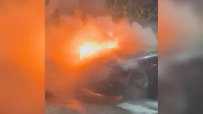 Алматыда полицейлер көліктен шыққан өртті дер кезінде сөндірді, сурет - Zakon.kz жаңалық 10.04.2026 19:21