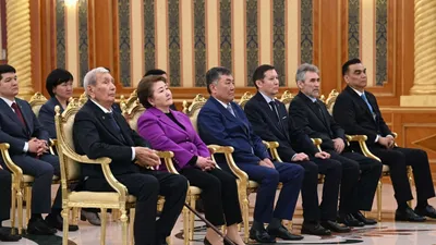 Мемлекет басшысы Қасым-Жомарт Тоқаев зерделі әрі зияткер ұрпақ тәрбиелеу ісінде мемлекет пен ата-аналар бірдей жауапты екенін атап өтті, деп хабарлайды Zakon.kz., сурет - Zakon.kz жаңалық 10.04.2026 13:11