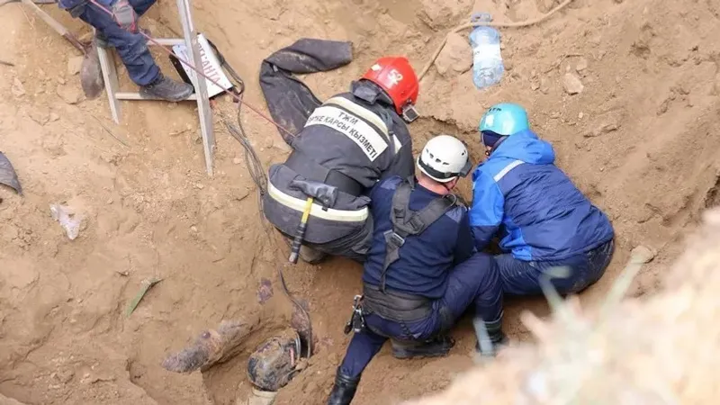 Павлодарда топырақ опырылып, екі адам қаза тапты