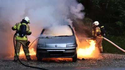 Оралда екі көлік өртеніп, жасөспірім күйік алды, сурет - Zakon.kz жаңалық 13.04.2026 20:00