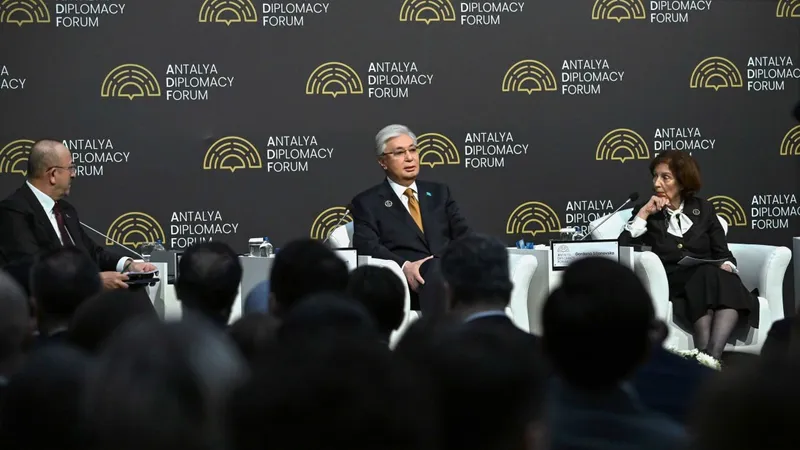 Қасым-Жомарт Тоқаев бүгінгі көшбасшылардың бойынан табылуға тиіс қасиеттерді тізіп берді