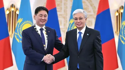 Қазақстан Президенті Моңғолия басшысына ең жоғары мемлекеттік награда тапсырды, сурет - Zakon.kz жаңалық 21.04.2026 16:41