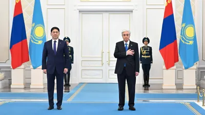 2026 жылғы 21 сәуірде Ақордада Монғолия Президенті Ухнаагийн Хүрэлсүх-ті салтанатты түрде қарсы алу рәсімі өтті, деп хабарлайды Zakon.kz., сурет - Zakon.kz жаңалық 21.04.2026 12:17