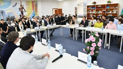 Отандық жазушылар Атырауда бас қосты, сурет - Zakon.kz жаңалық 22.04.2026 20:19