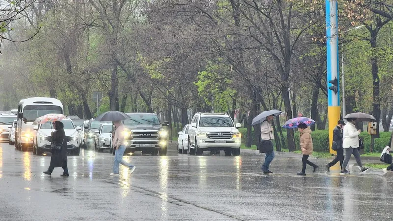 Алматыда жауын-шашынға байланысты коммуналдық қызметтердің дайындығы күшейтілді