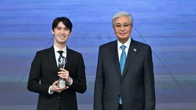 Қасым-Жомарт Тоқаев жасанды интеллект саласындағы Alem.ai battle ұлттық байқауы мен мемлекеттік органдар арасындағы AI Governance Cup жарысының жеңімпаздарын марапаттады, деп хабарлайды Zakon.kz., сурет - Zakon.kz жаңалық 24.04.2026 16:31