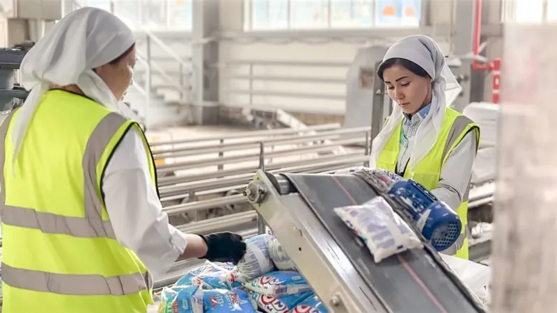 "Аралтұз" АҚ қызметкерлеріне компанияның 100 жылдығына орай 100 мың теңгеден төленді