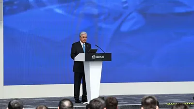 Мемлекет басшысы Alem.ai battle және AI Governance Cup байқауларының жеңімпаздарын марапаттау рәсімінде сөз сөйледі, сурет - Zakon.kz жаңалық 24.04.2026 16:02