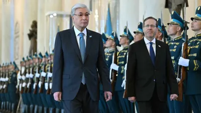 Ақорда резиденциясында Израиль президентін қарсы алу рәсімі өтті, сурет - Zakon.kz жаңалық 27.04.2026 17:20