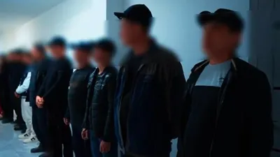 Атырауда заңсыз жүрген 15 шетелдік ел аумағынан шығарылды, сурет - Zakon.kz жаңалық 27.04.2026 22:57