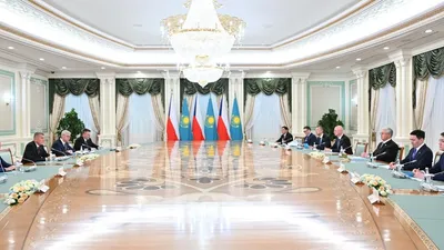 Қасым-Жомарт Тоқаев пен Андрей Бабиш кеңейтілген құрамда келіссөз жүргізді