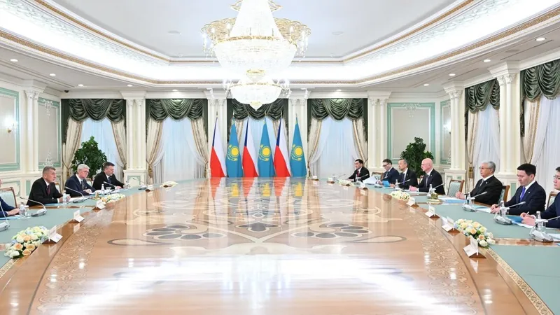 Қасым-Жомарт Тоқаев пен Андрей Бабиш кеңейтілген құрамда келіссөз жүргізді