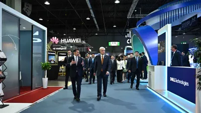 Президент Қасым-Жомарт Тоқаев GITEX AI Central Asia & Caucasus 2026 халықаралық технологиялық көрмесін аралап көрді. , сурет - Zakon.kz жаңалық 04.05.2026 16:57