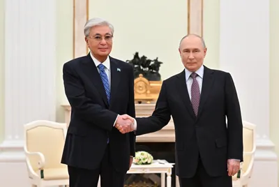 Тоқаев Путинмен кездесу өткізді, сурет - Zakon.kz жаңалық 09.05.2026 01:42
