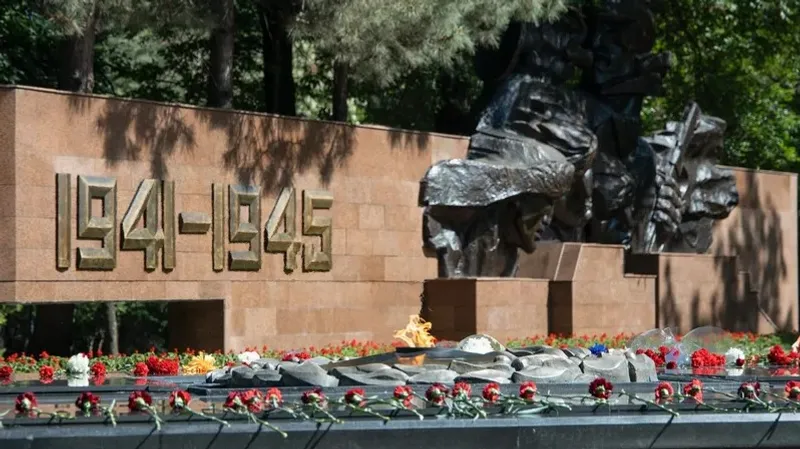 Тоқаев Қазақстан халқын Жеңіс күнімен құттықтады