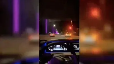 Атырауда жүріп келе жатқан көлік ішінен отшашу атқандар ұсталды - видео, сурет - Zakon.kz жаңалық 12.05.2026 11:13
