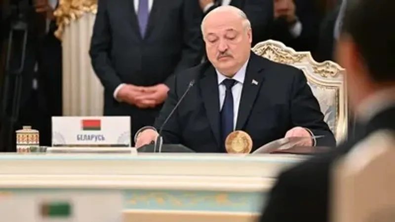 Лукашенко құрлықтағы әскери операцияларға дайын болуы қажет екенін мәлімдеді