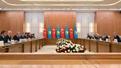 Қазақстан Президенті бүгінде Түркия әлеуметтік-экономикалық дамудың жаңа кезеңіне қадам басып, түрлі салада елеулі табысқа қол жеткізгеніне назар аударды., сурет - Zakon.kz жаңалық 14.05.2026 14:15