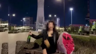 Астанада контент үшін "Бәйтерек" маңына шампан төккен блогер қыз жазаланды, сурет - Zakon.kz жаңалық 15.05.2026 23:58