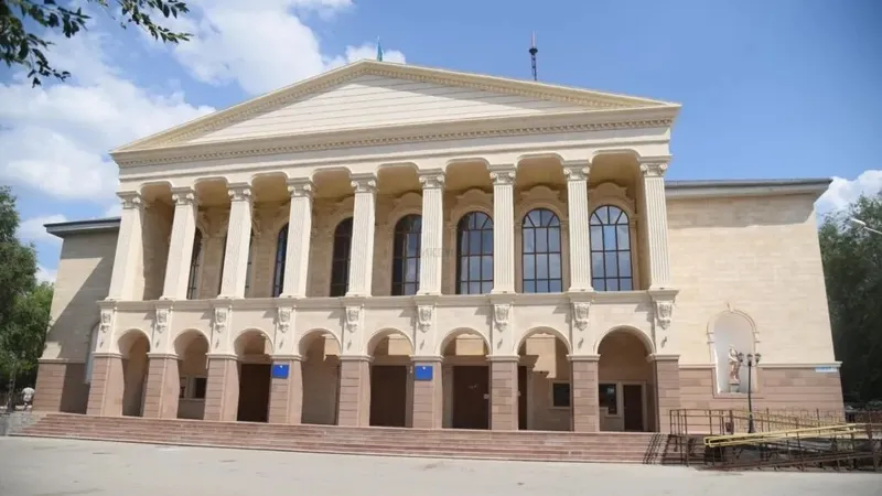 80 жылдық тарихы бар театрды жөндеуге бюджеттен 8 млрд теңге бөлінді , сурет - Zakon.kz жаңалық 22.05.2026 13:15