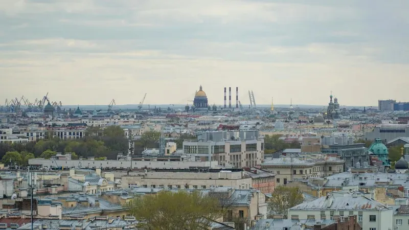 38 жастағы Мариин театрының әртісі Санкт-Петербургте 11 жастағы оқушыға оқ атқан. Ер адамға баланың көшеде саксофонда ойнауы ұнамаған, деп хабарлайды Zakon.kz.