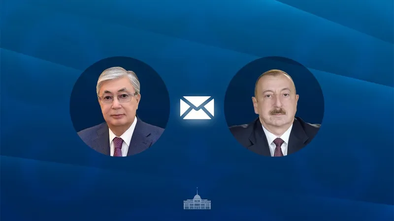 Қасым-Жомарт Тоқаев Ильхам Әлиев пен әзербайжан халқын ұлттық мереке – Тәуелсіздік күнімен құттықтады.  – Әзербайжан тәуелсіздік жылдарында мемлекеттілікті нығайту мен әлеуметтік-экономикалық дамуда зор табысқа жетіп, халықаралық аренада беделін күшейте түсті. Сіздің мықты әрі парасатты басшылығыңызбен бауырлас әзербайжан халқы экономиканың орнықты өсімін одан әрі қамтамасыз ете беретініне сенімдімін, – делінген жеделхатта.  Қасым-Жомарт Тоқаев Ильхам Әлиевтің аса жауапты мемлекеттік қызметіне табыс, ал бауырлас Әзербайжан халқына құт-береке тіледі., сурет - Zakon.kz жаңалық 28.05.2026 09:01