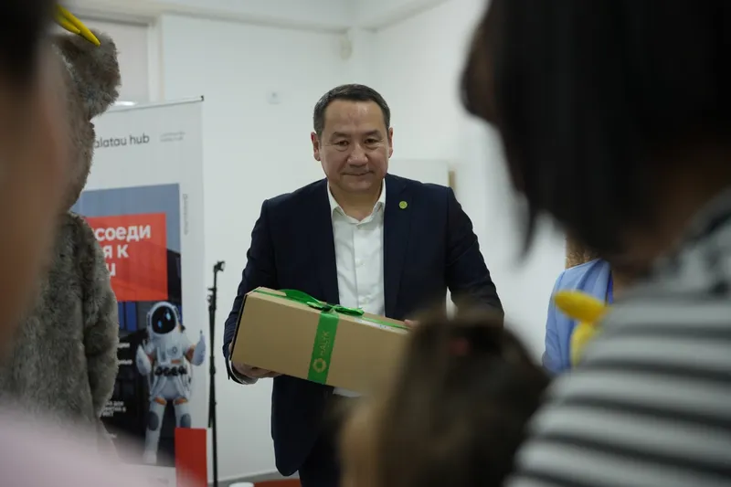 Балаларды қорғау күніне орай өңірлердегі әлеуметтік мекемелерге қолдау көрсетілді, сурет - Zakon.kz жаңалық 01.06.2026 17:49