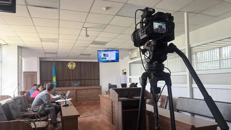Алматыдағы жантүршігерлік жол апатында қаза тапқан марқұм қыздың анасы сотталушыға кешірім беретінін мәлімдеді, сурет - Zakon.kz жаңалық 01.06.2026 13:48
