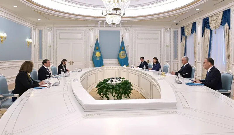 Тоқаев Бейбітшілік кеңесінің Аға кеңесшісін қабылдады, сурет - Zakon.kz жаңалық 04.06.2026 16:41