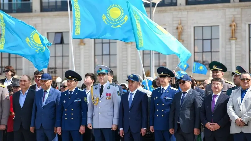 Батыс Қазақстан облысы әкімі Нариман Төреғалиев Мемлекеттік ту көтеру рәсіміне қатысты