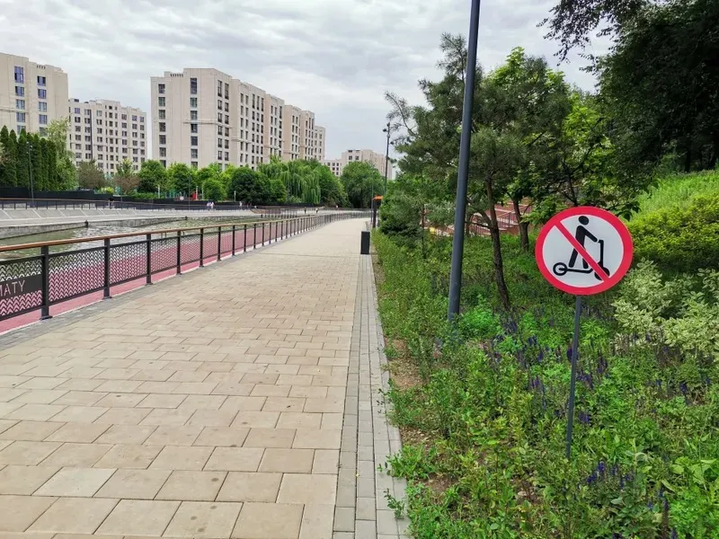 Алматыда электросамокаттардың жүруіне тыйым салатын белгілер орнатылды, сурет - Zakon.kz жаңалық 08.06.2026 13:05