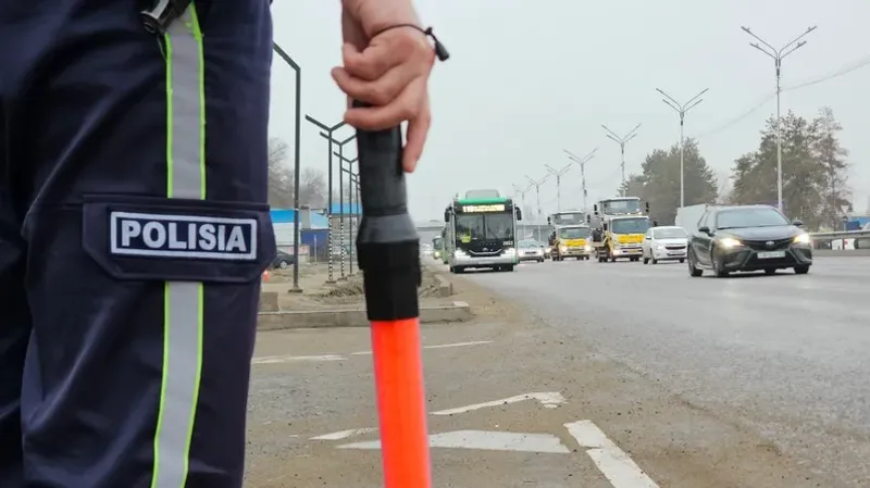 Полиция, Астана, жаяу жүргіншілер, жүргізушілер, тексеру  