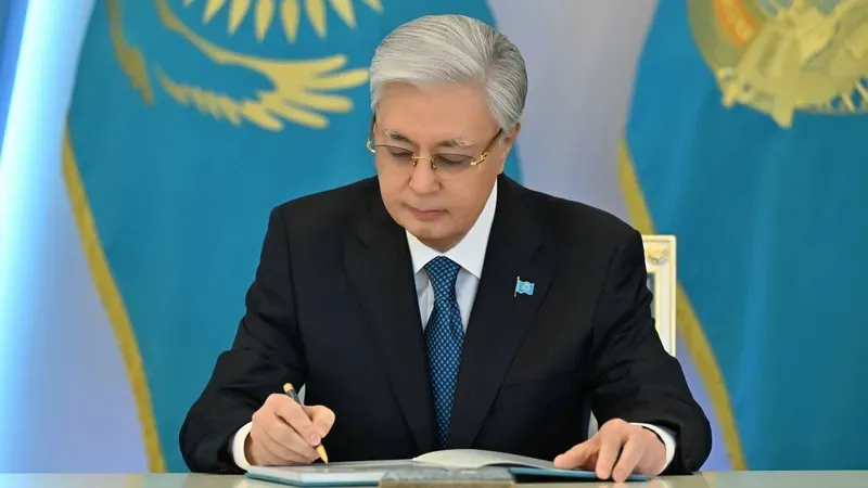Президент, арнаулы мемлекеттік органдар, қызмет, заң, қол қою