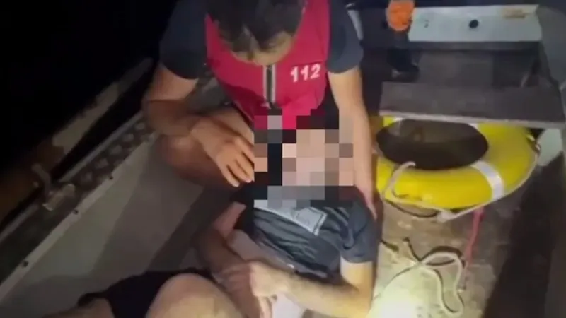 Семейде ер адам аспалы көпірден құлап кетті