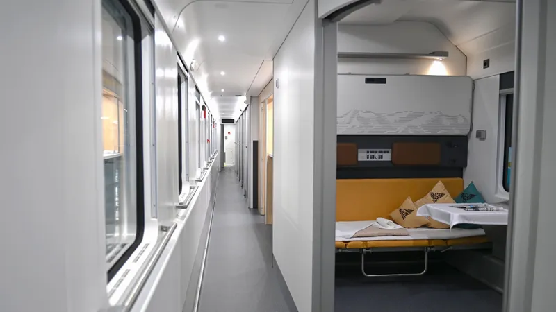 Вагон Stadler, сурет - Zakon.kz жаңалық 16.06.2026 12:35