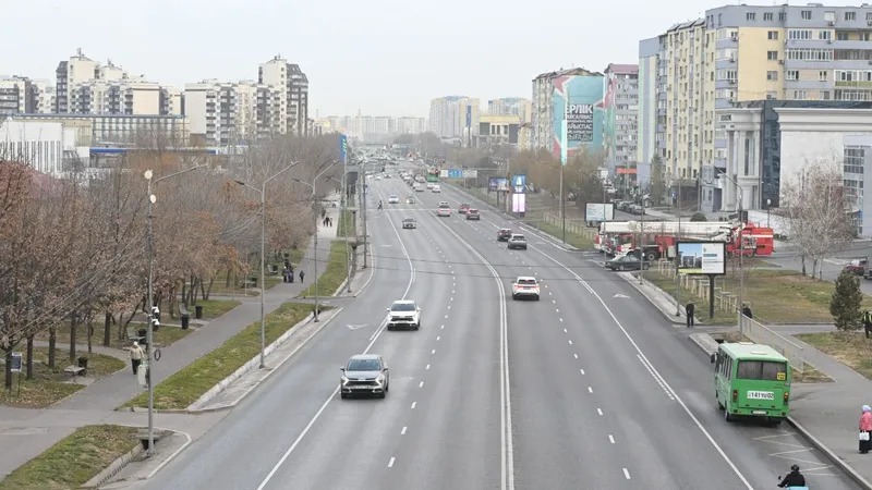Алматыда жеңіл рельсті көлік (LRT) жобасын іске асыру аясында құрылыс жұмыстарының басталуына байланысты Момышұлы көшесінде көлік қозғалысына уақытша шектеу енгізіледі.