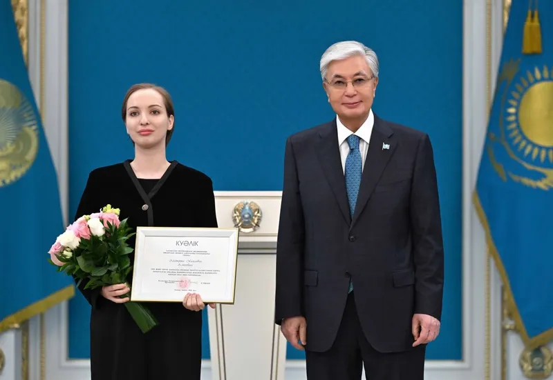 Zakon.kz тілшісі Екатерина Елисеева Президент грантына ие болды, сурет - Zakon.kz жаңалық 25.06.2026 18:21