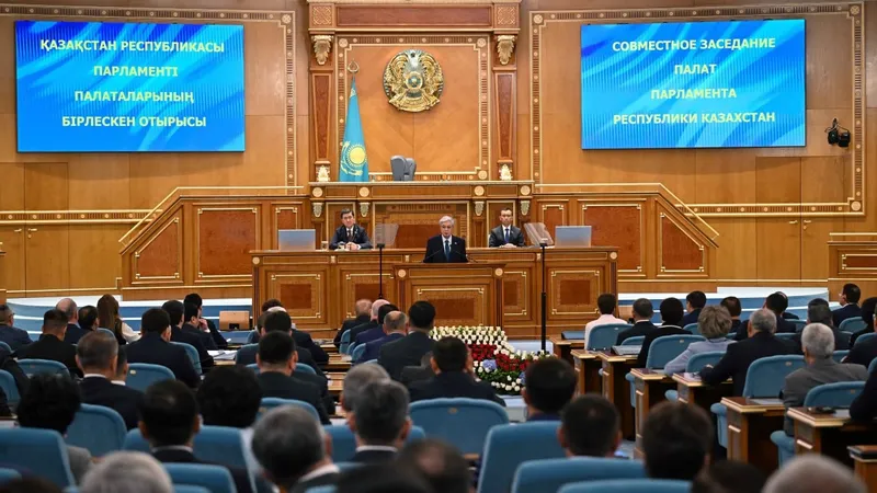Қос палаталы Парламентте отыз жылдың ішінде 3,5 мыңға жуық аса қажетті заң қабылданды – Тоқаев, сурет - Zakon.kz жаңалық 30.06.2026 12:53