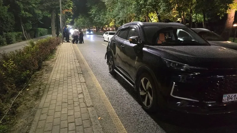 Алматыда күтпеген жерден маневр жасаған жүргізуші жол апатына себеп болды, сурет - Zakon.kz жаңалық 01.07.2026 09:53